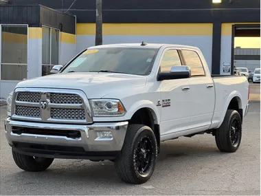 WHITE, 2015 RAM 2500 CREW CAB Image 