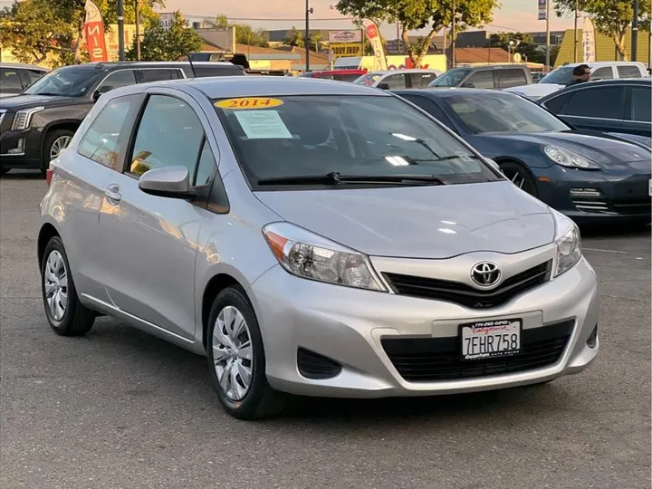 SILVER, 2014 TOYOTA YARIS Image 7