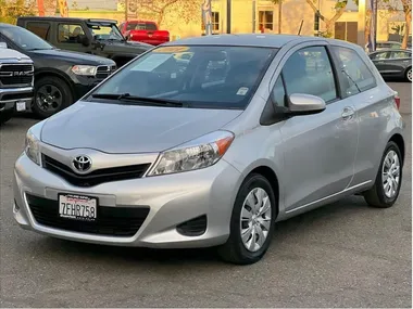 SILVER, 2014 TOYOTA YARIS Image 22