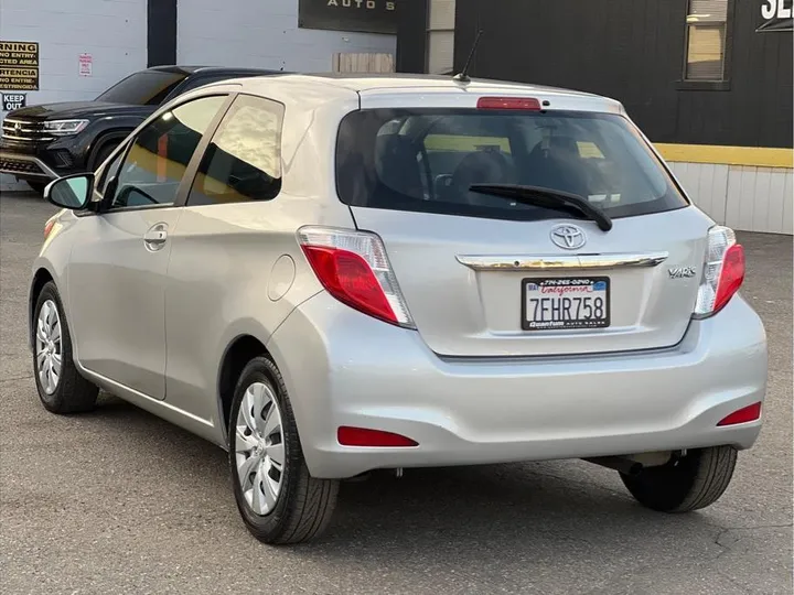 SILVER, 2014 TOYOTA YARIS Image 3