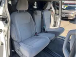 WHITE, 2017 TOYOTA SIENNA Thumnail Image 15