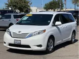 WHITE, 2017 TOYOTA SIENNA Thumnail Image 1