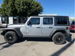 SILVER, 2018 JEEP WRANGLER UNLIMITED Thumnail Image 2