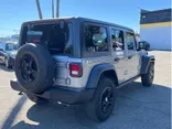 SILVER, 2018 JEEP WRANGLER UNLIMITED Thumnail Image 5