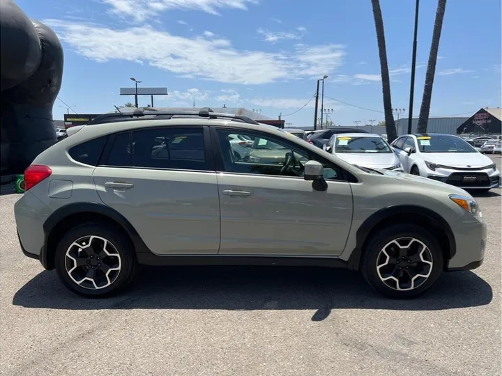 IVORY, 2013 SUBARU XV CROSSTREK Image 6