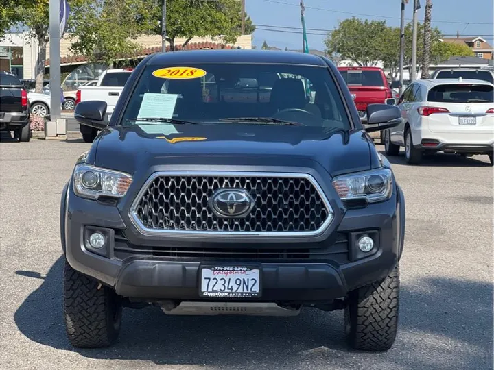 GRAY, 2018 TOYOTA TACOMA DOUBLE CAB Image 8