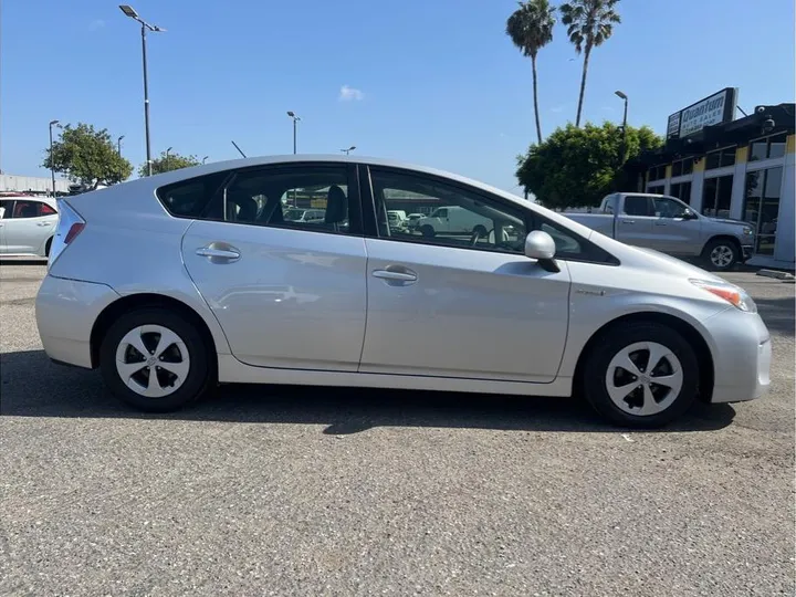 SILVER, 2014 TOYOTA PRIUS Image 6