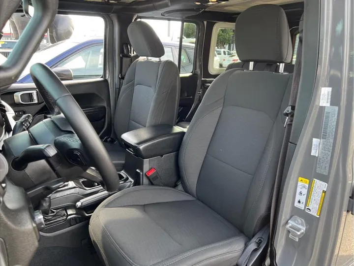 GRAY, 2019 JEEP WRANGLER UNLIMITED Image 11