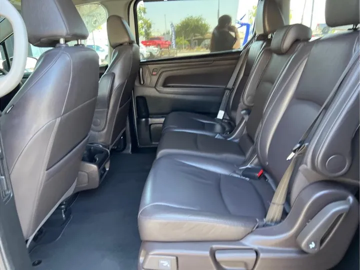 WHITE, 2018 HONDA ODYSSEY Image 19