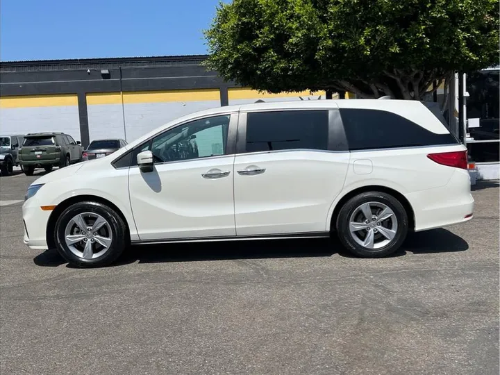 WHITE, 2018 HONDA ODYSSEY Image 2