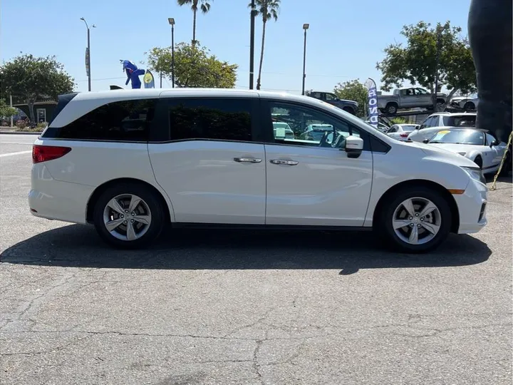 WHITE, 2018 HONDA ODYSSEY Image 6