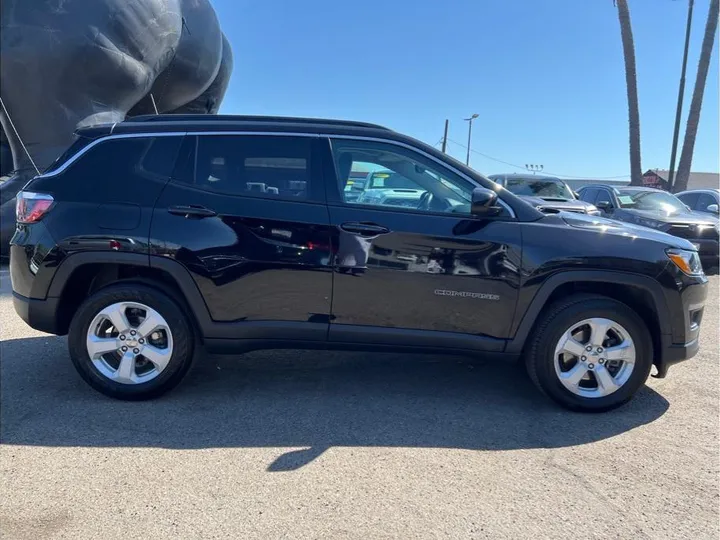 GRAY, 2018 JEEP COMPASS Image 6