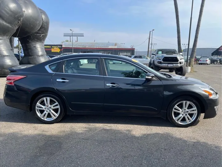 BLACK, 2014 NISSAN ALTIMA Image 6