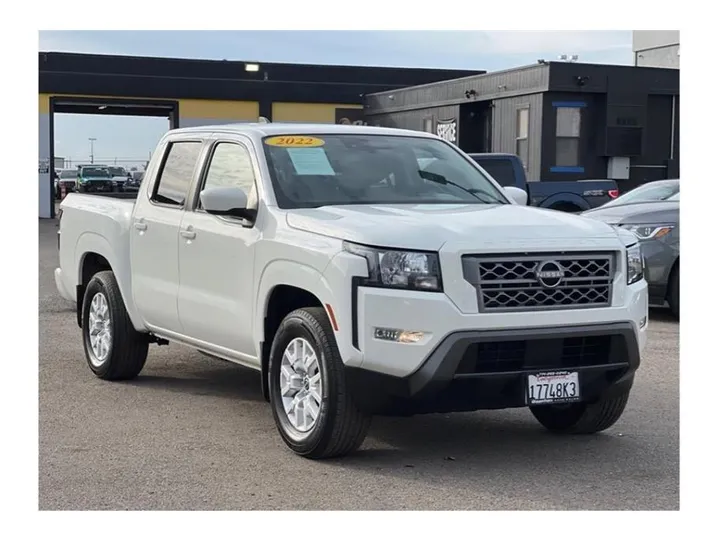 WHITE, 2022 NISSAN FRONTIER CREW CAB Image 7