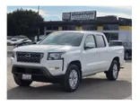 WHITE, 2022 NISSAN FRONTIER CREW CAB Thumnail Image 1