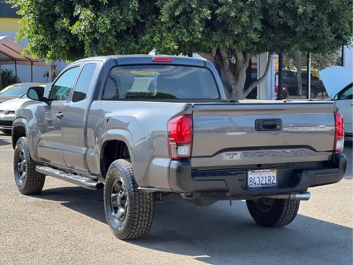 GRAY, 2019 TOYOTA TACOMA ACCESS CAB Image 3