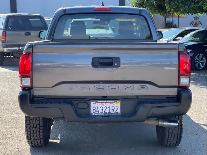 GRAY, 2019 TOYOTA TACOMA ACCESS CAB Image 4