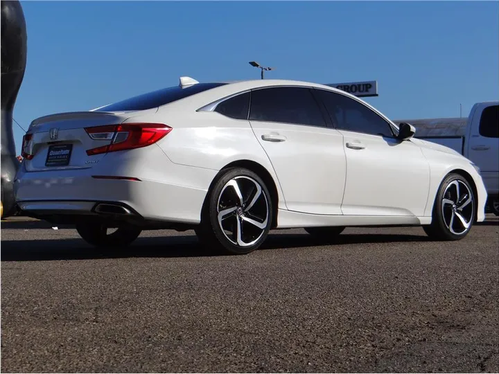 WHITE, 2018 HONDA ACCORD Image 5