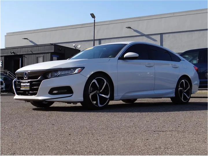 WHITE, 2018 HONDA ACCORD Image 1