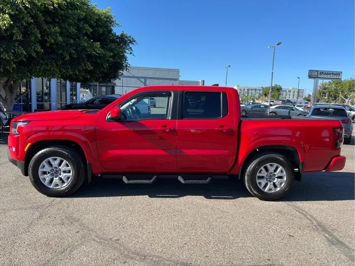 RED, 2022 NISSAN FRONTIER CREW CAB Image 2