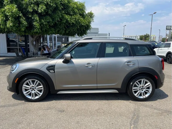 SILVER, 2020 MINI COUNTRYMAN Image 2