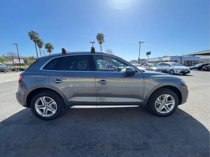 GRAY, 2019 AUDI Q5 Image 4