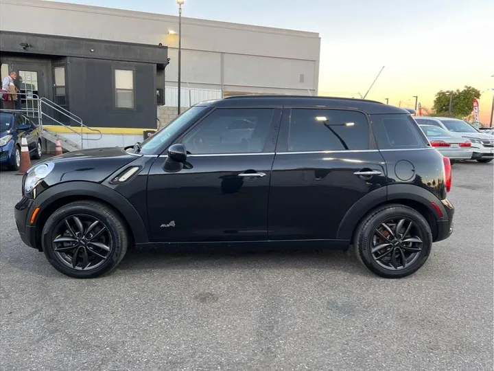 BLACK, 2012 MINI COUNTRYMAN Image 2