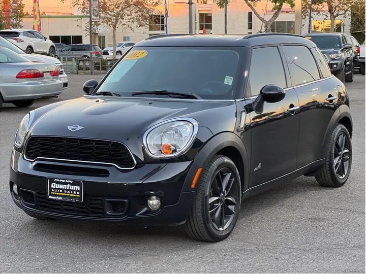 BLACK, 2012 MINI COUNTRYMAN Image 1