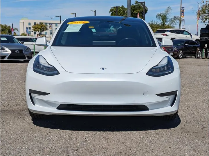 WHITE, 2018 TESLA MODEL 3 Image 8