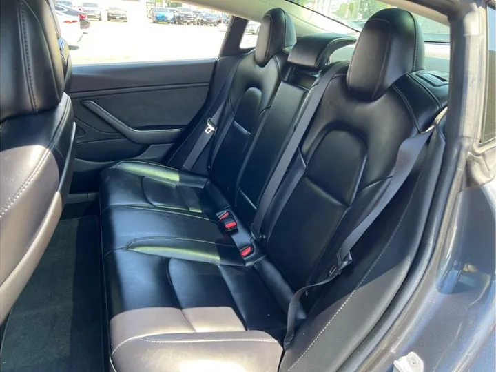 GRAY, 2018 TESLA MODEL 3 Image 12