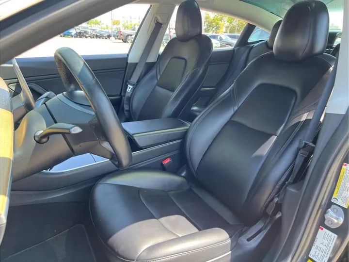 GRAY, 2018 TESLA MODEL 3 Image 11