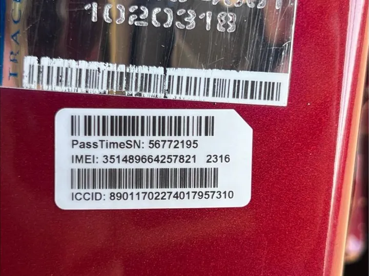 RED, 2015 SUBARU OUTBACK Image 20