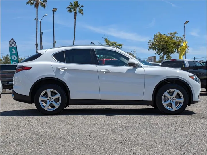 WHITE, 2020 ALFA ROMEO STELVIO Image 6