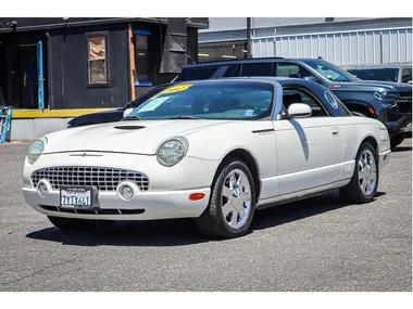 WHITE, 2002 FORD THUNDERBIRD Image 