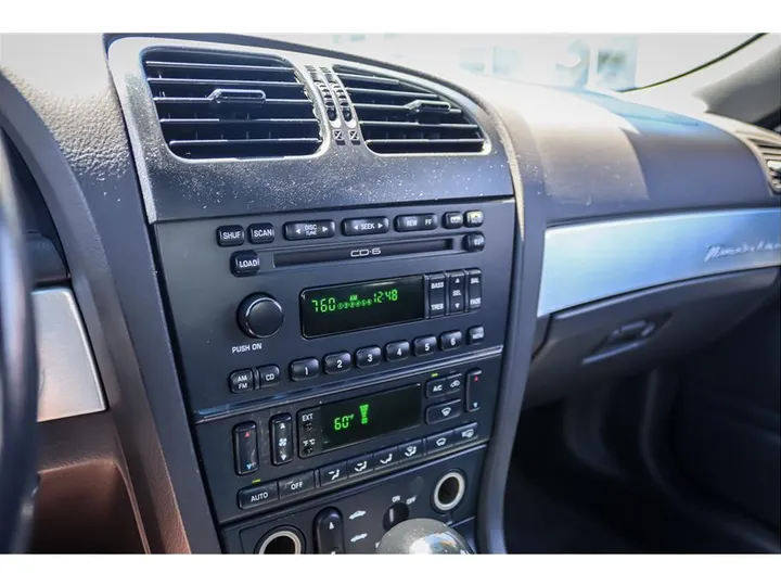 WHITE, 2002 FORD THUNDERBIRD Image 15