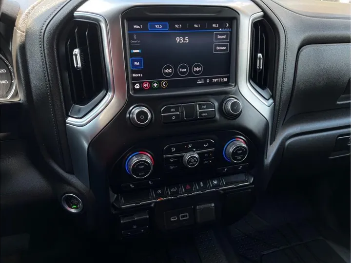 RED, 2022 CHEVROLET SILVERADO 1500 LIMITED CREW CAB Image 17