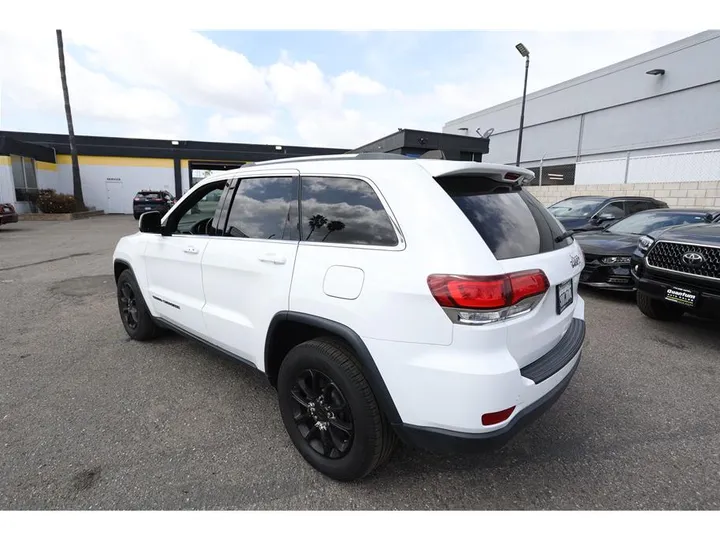 WHITE, 2021 JEEP GRAND CHEROKEE Image 3