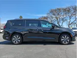 BLACK, 2018 CHRYSLER PACIFICA HYBRID Thumnail Image 6