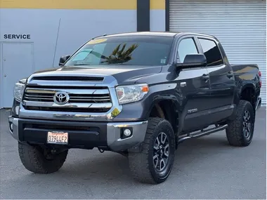 GRAY, 2017 TOYOTA TUNDRA CREWMAX Image 2