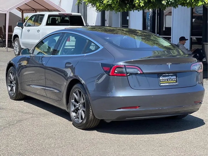 GRAY, 2018 TESLA MODEL 3 Image 3