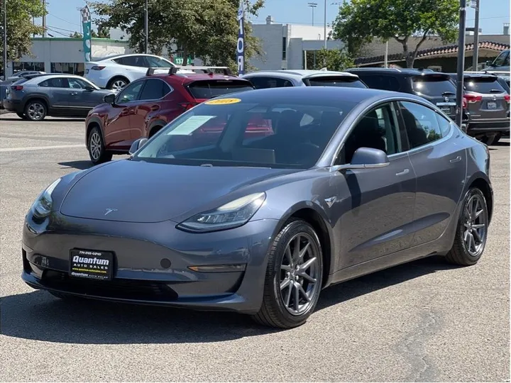 GRAY, 2018 TESLA MODEL 3 Image 1