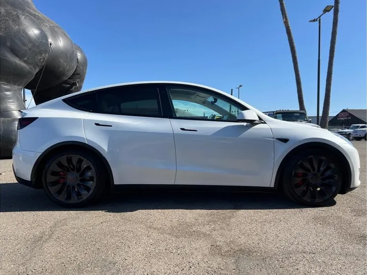 WHITE, 2020 TESLA MODEL Y Image 6