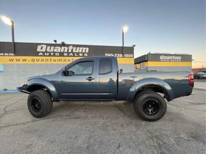 BLUE, 2015 NISSAN FRONTIER KING CAB Image 8
