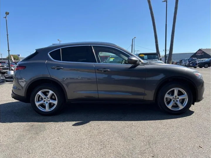 GRAY, 2020 ALFA ROMEO STELVIO Image 6