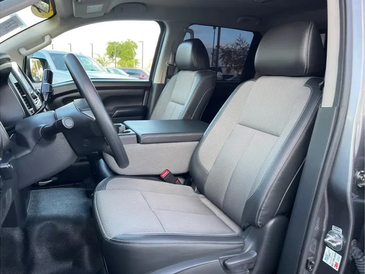 GRAY, 2021 NISSAN TITAN CREW CAB Image 12