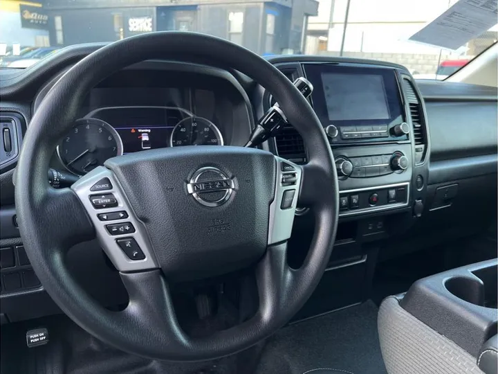 GRAY, 2021 NISSAN TITAN CREW CAB Image 16