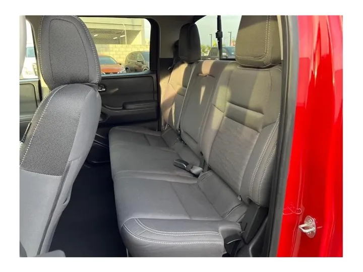 RED, 2022 NISSAN FRONTIER CREW CAB Image 24