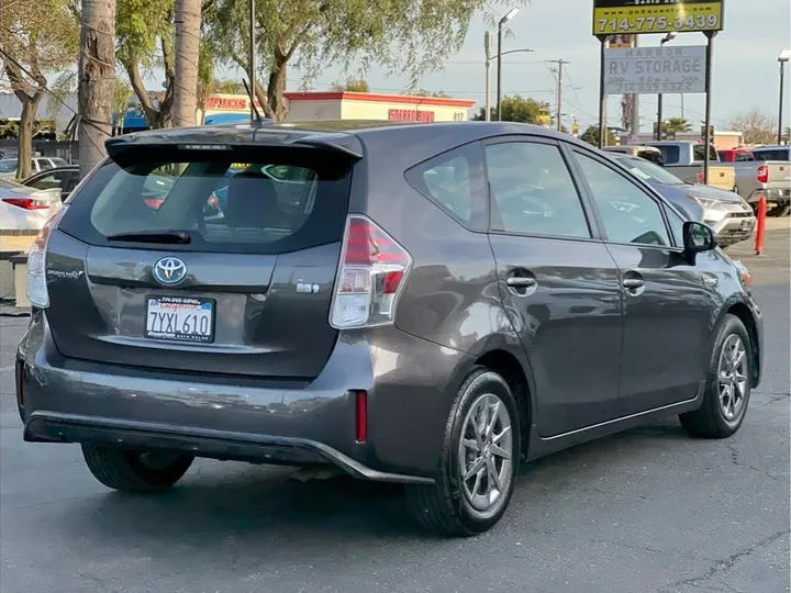 GRAY, 2017 TOYOTA PRIUS V Image 5