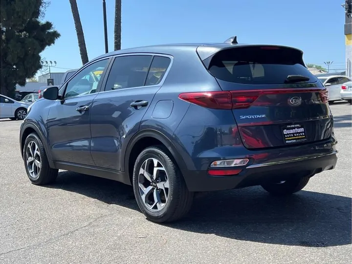 BLUE, 2020 KIA SPORTAGE Image 3