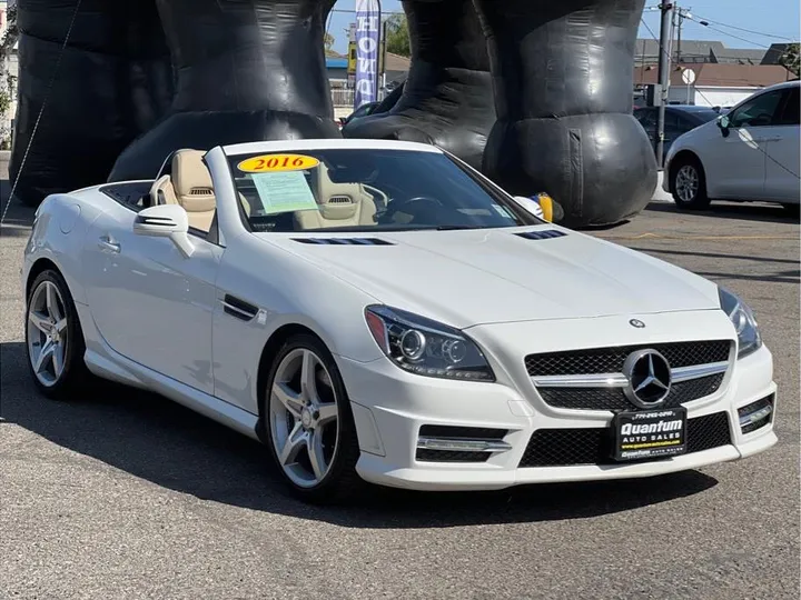 WHITE, 2016 MERCEDES-BENZ SLK Image 10